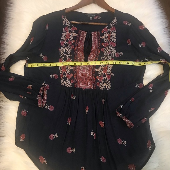 LUCKY BRAND Womens Blouse Sz Medium Navy Paisley Peasant-Style LS Tassel EUC - Picture 4 of 8